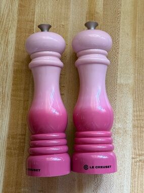 Le Creuset Pink Ombre Salt and Pepper Mill Pair